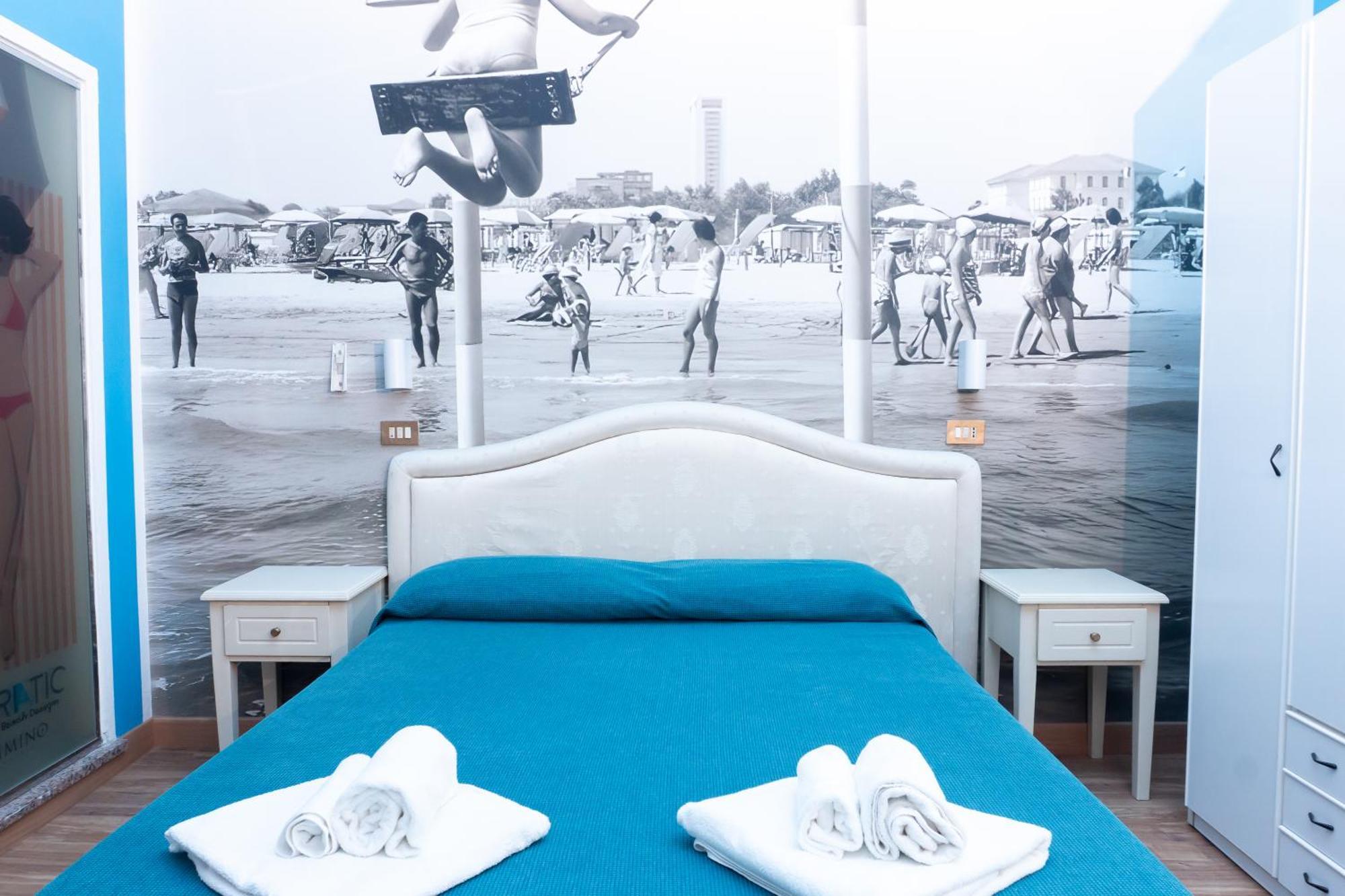 Hotel Adriatica sul Mare Rimini Esterno foto